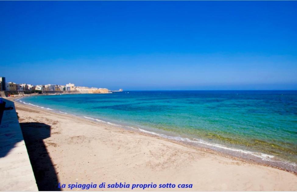 Be Mediterraneo, In Centro Sul Mare - In The Center Beach Front - 80 Mq Trapani Kültér fotó